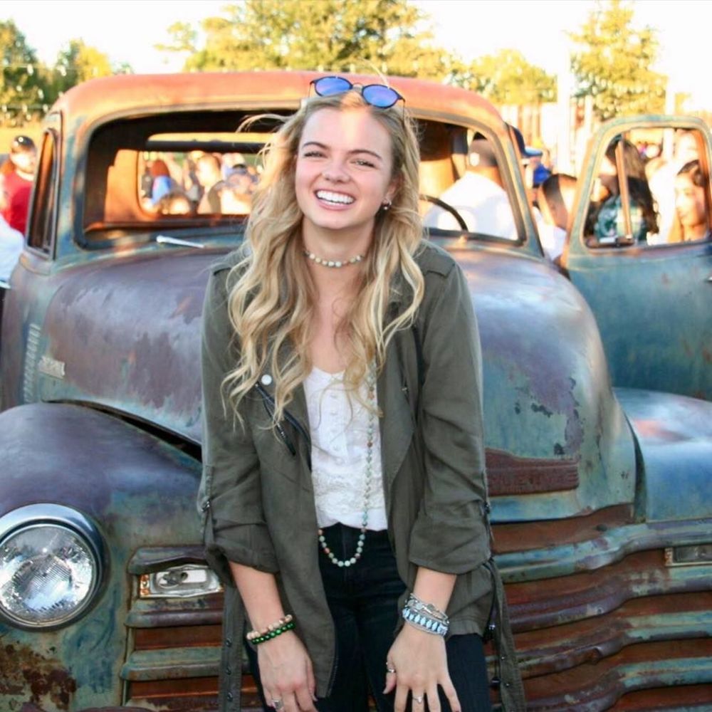 Meet your Posher, Bailey